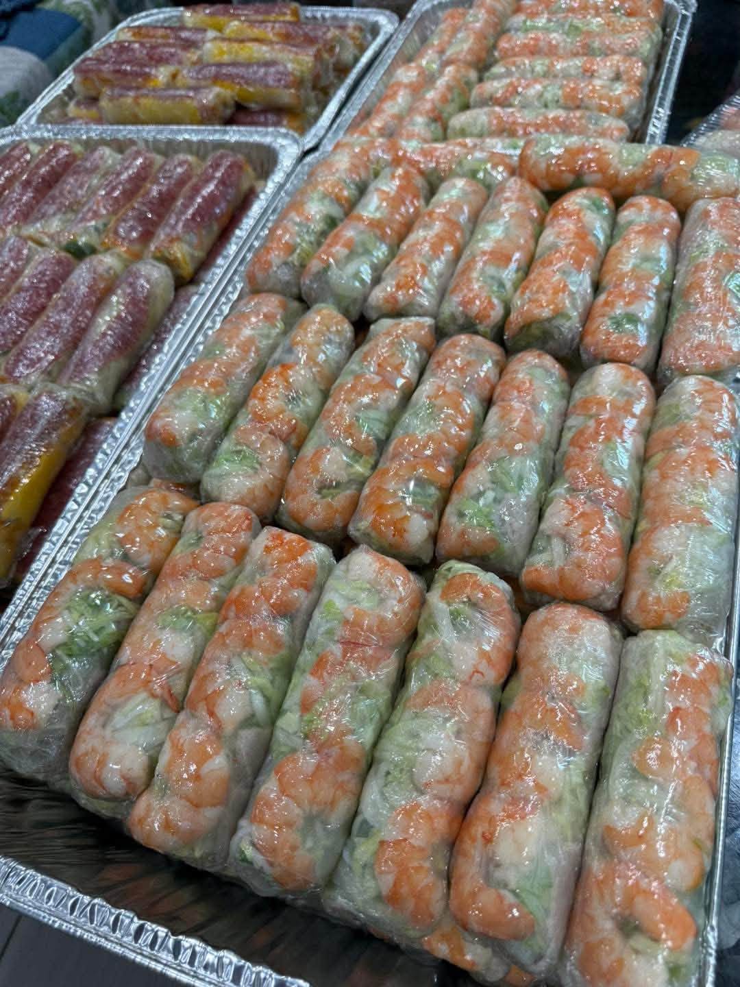 Fresh Shrimp & Pork Summer Rolls (min 10 rolls)