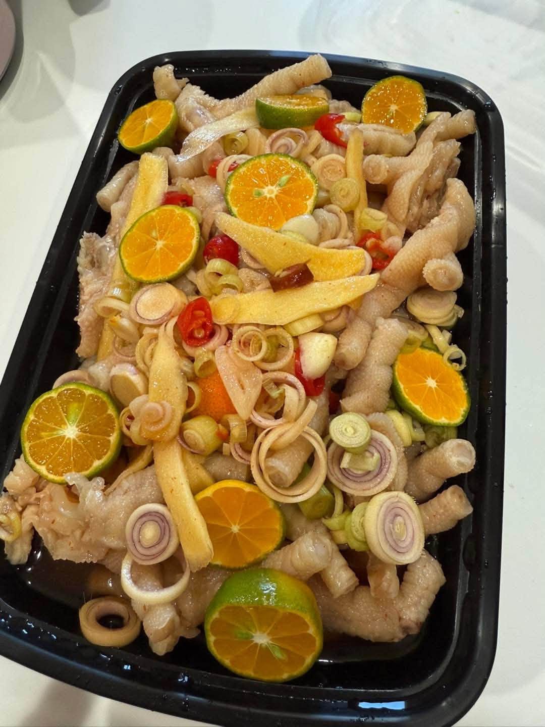 Lemongrass & Calamansi Chicken Feet (Tray)