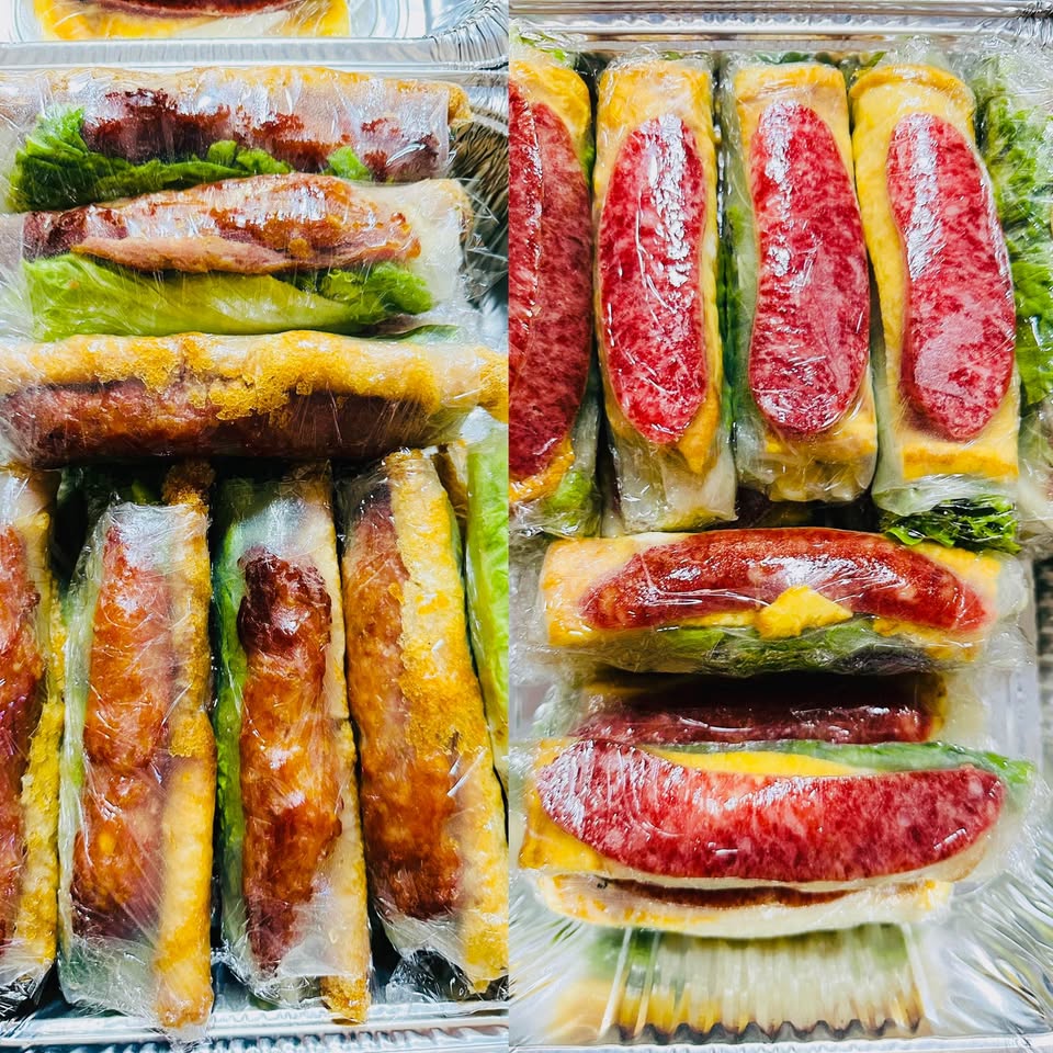 Nem Cuốn (Grilled Pork Sausage Roll)