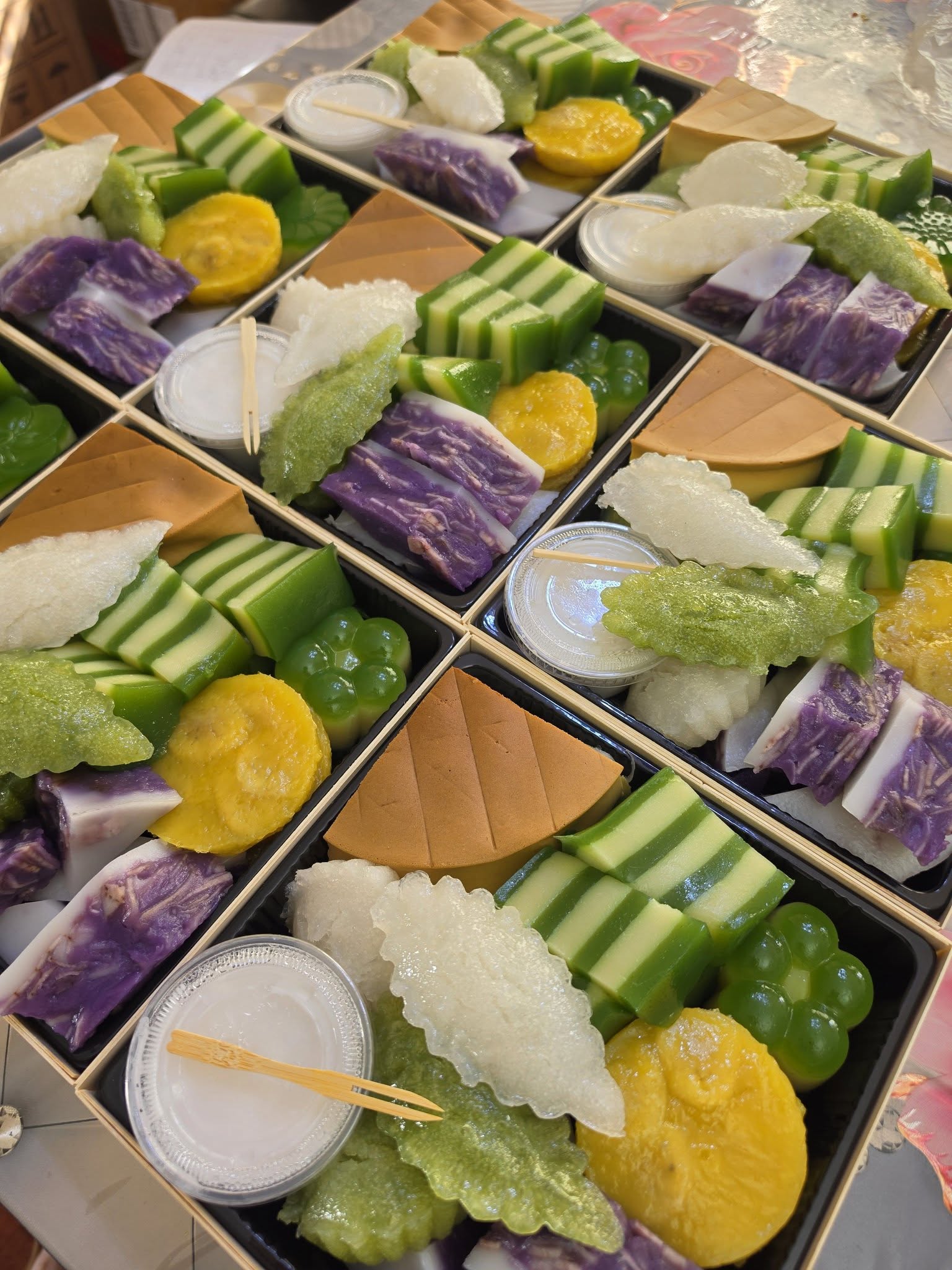 Traditional Vietnamese Dessert Box (4 Varieties) – $10.00 / box