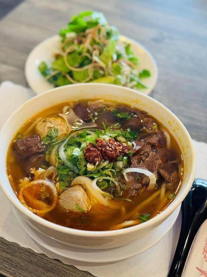 Bun Bo Hue (Spicy Beef Noodles Soup)