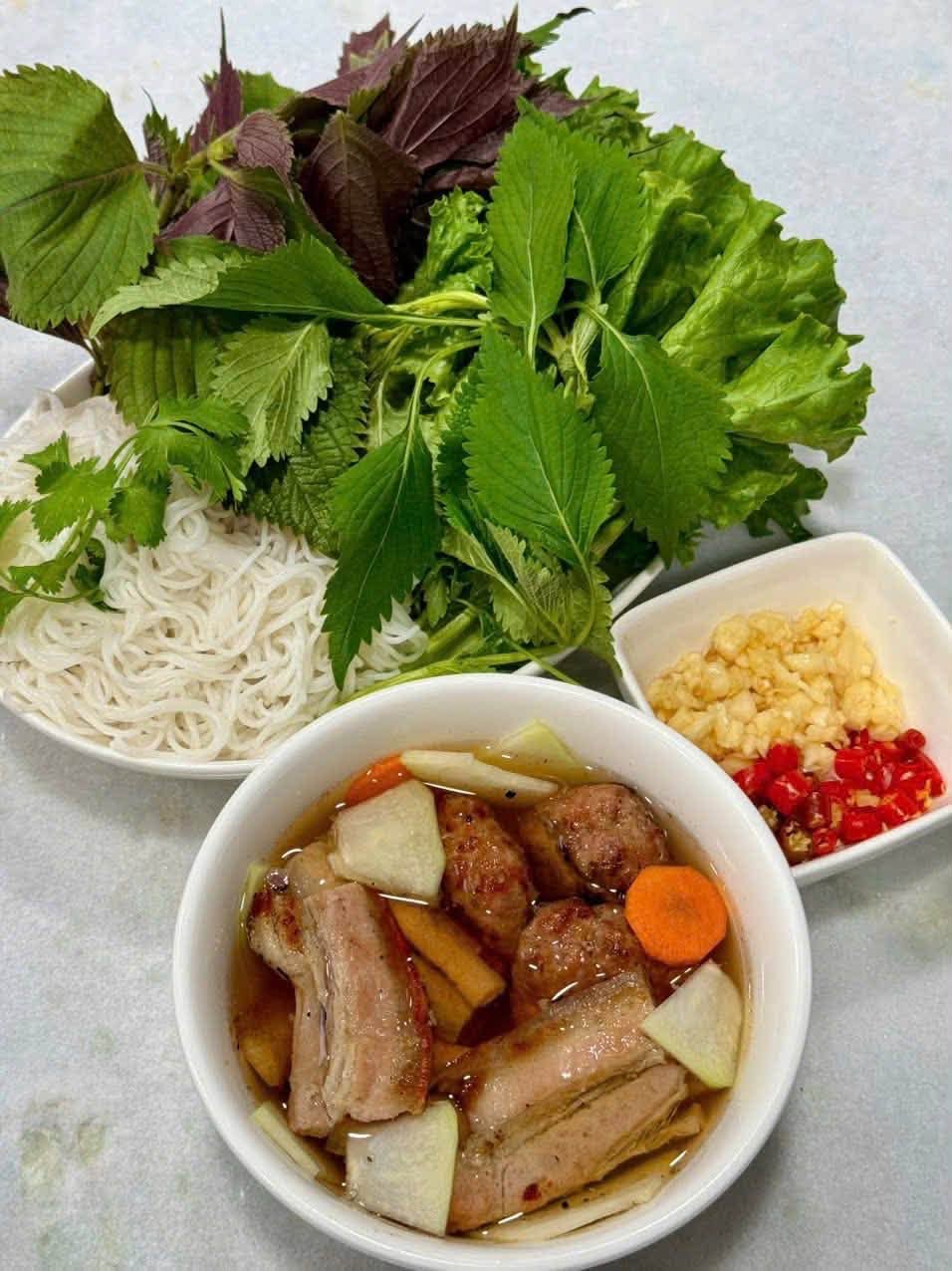 Hanoi Grilled Pork & Noodles - Bún chả Hà Nội