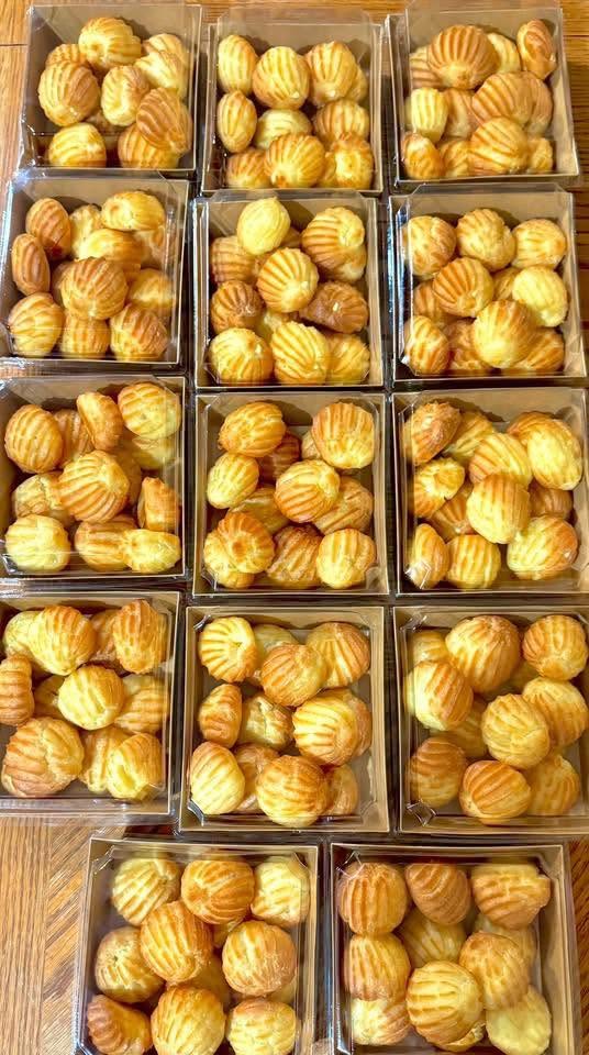 Classic Cream Puffs
