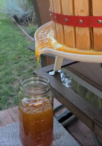 Raw unfiltered local honey