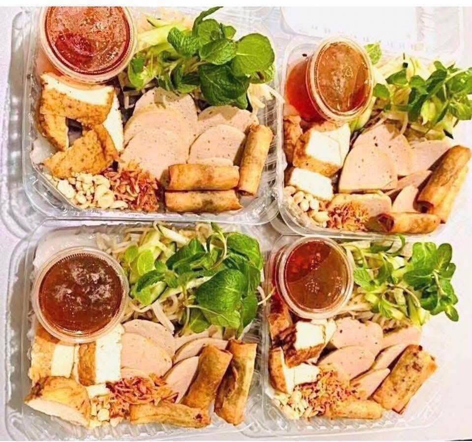 Unfilled Vietnamese Steamed Rice Rolls - Bánh Cuốn Không Nhân