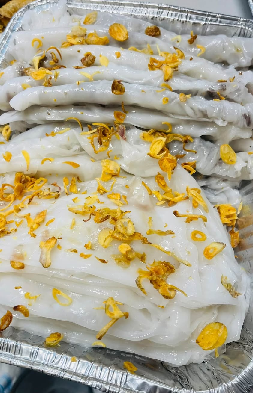 Bánh Ướt – Plain Steamed Rice Rolls