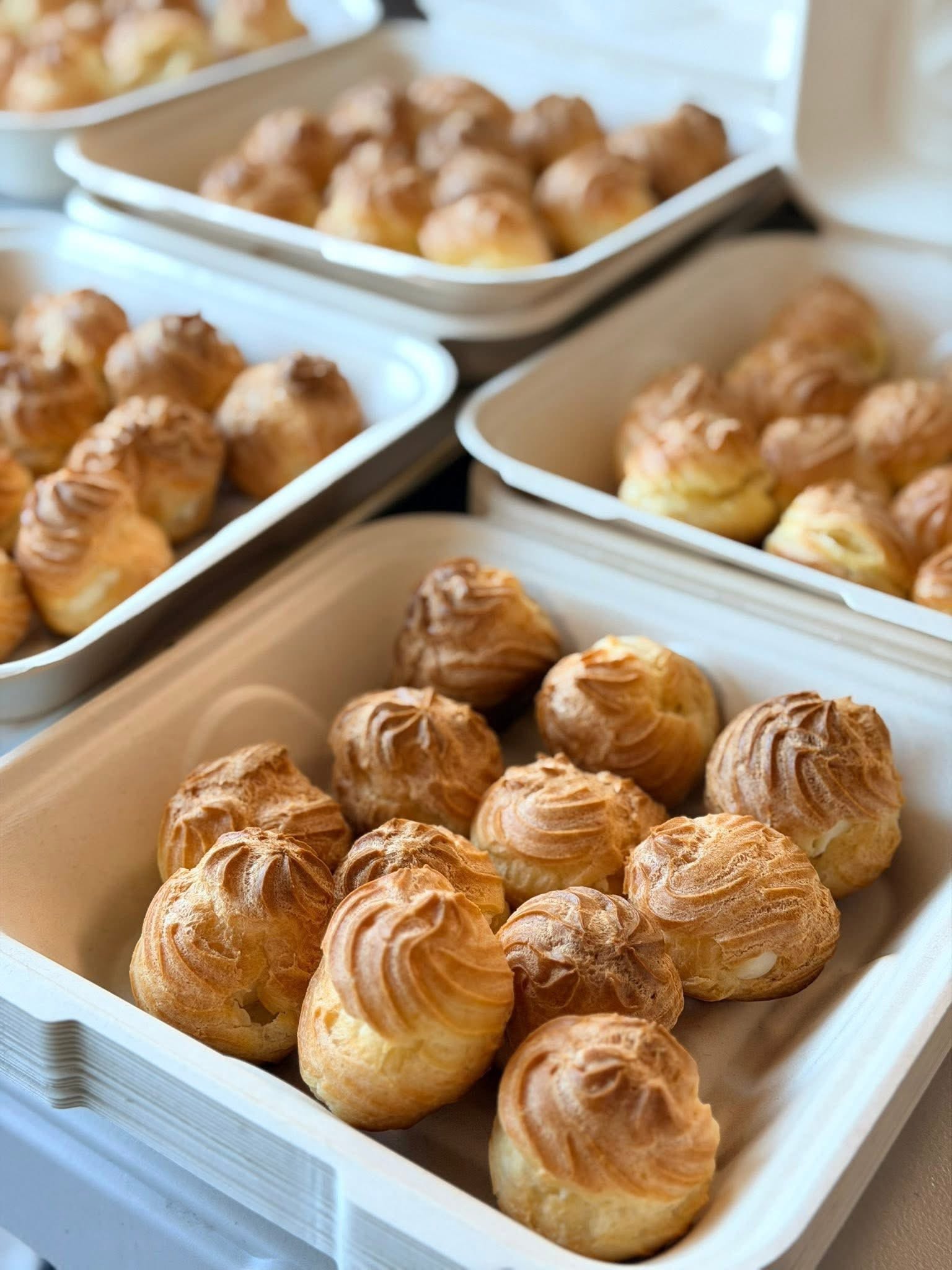 Classic Custard Cream Puffs