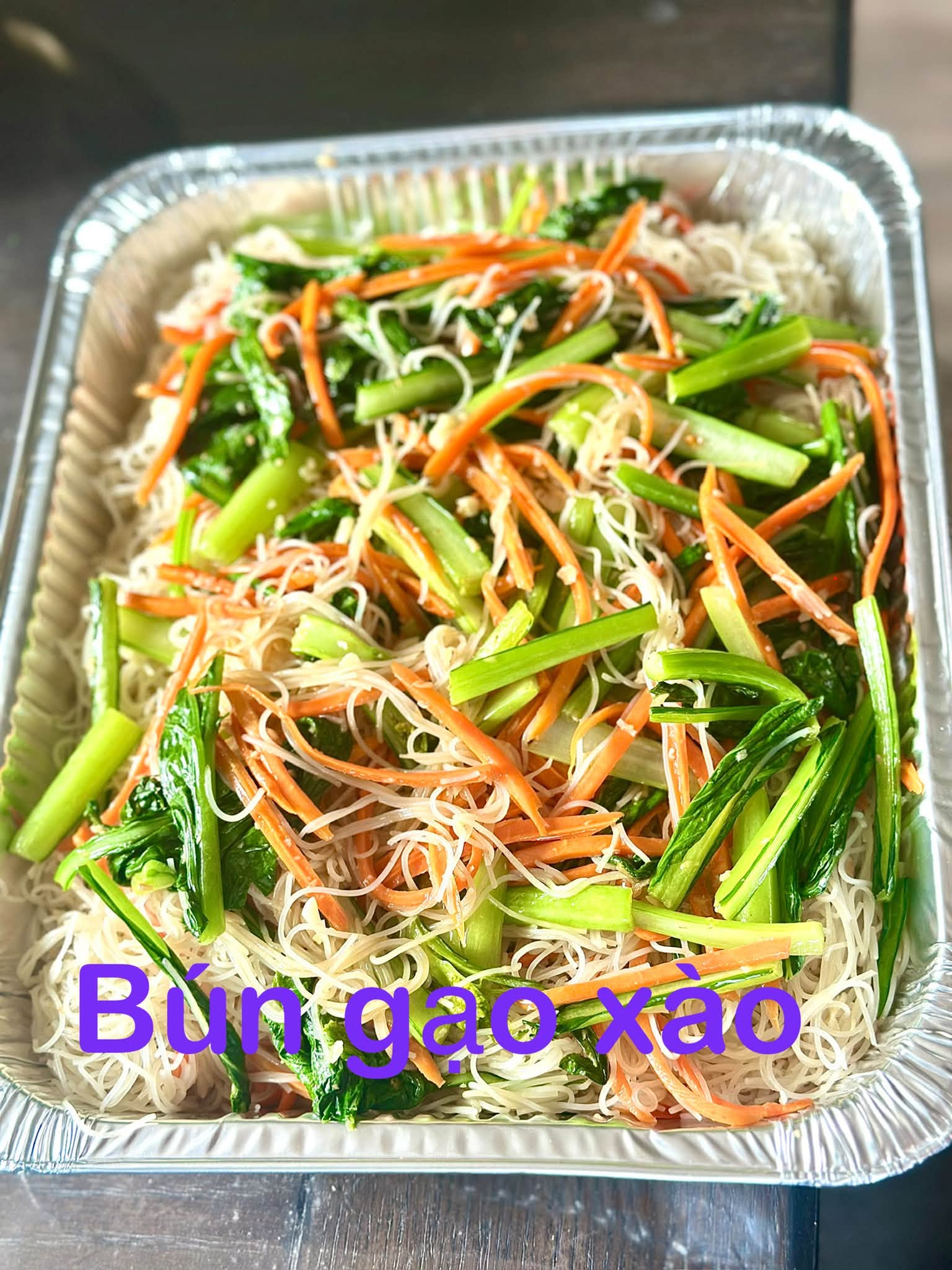 Vegetarian Rice Noodles with Veggies