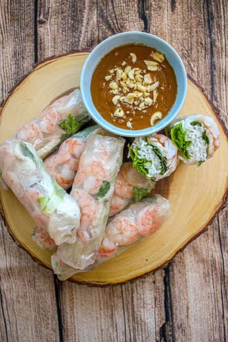 Vietnamese Fresh Rolls with Shrimp and Braised Pork - Gỏi Cuốn Tôm Thịt Khìa