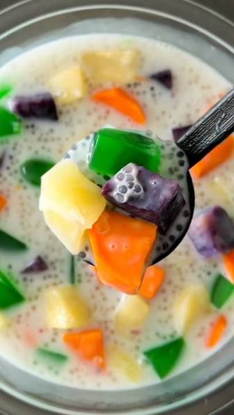 Southern Vietnamese Coconut Dessert Soup - Chè Bà Ba